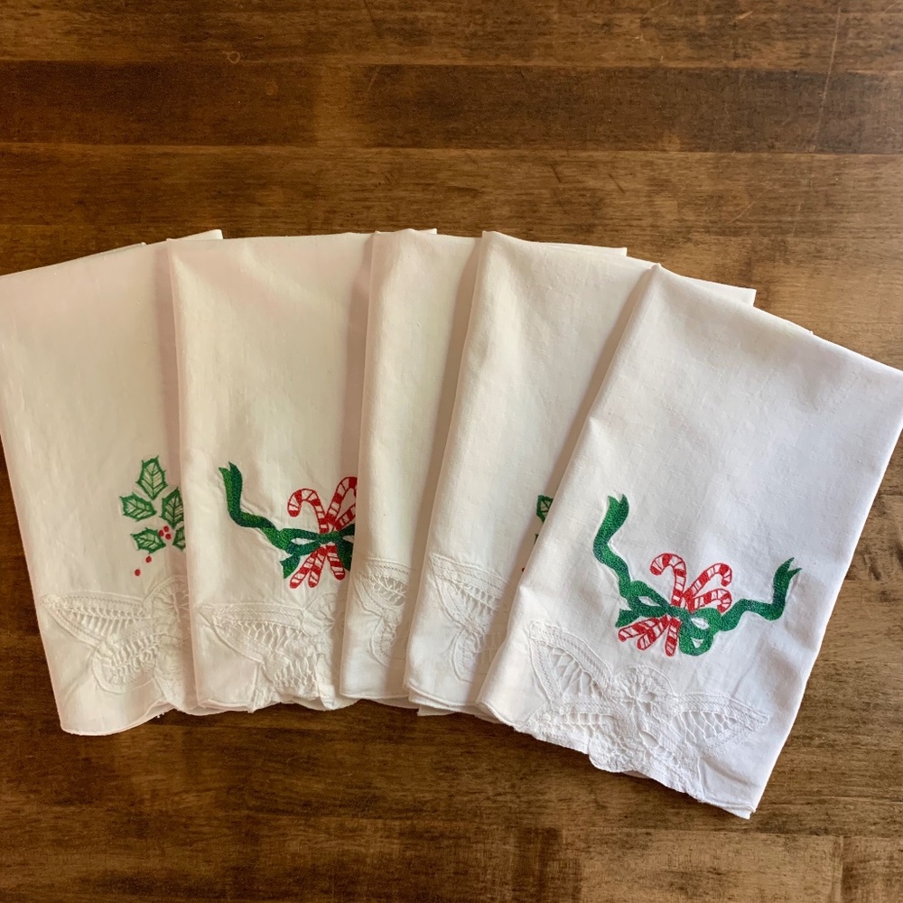 Christmas Embroidered Battenberg Guest Towels Set of 5 Vintage